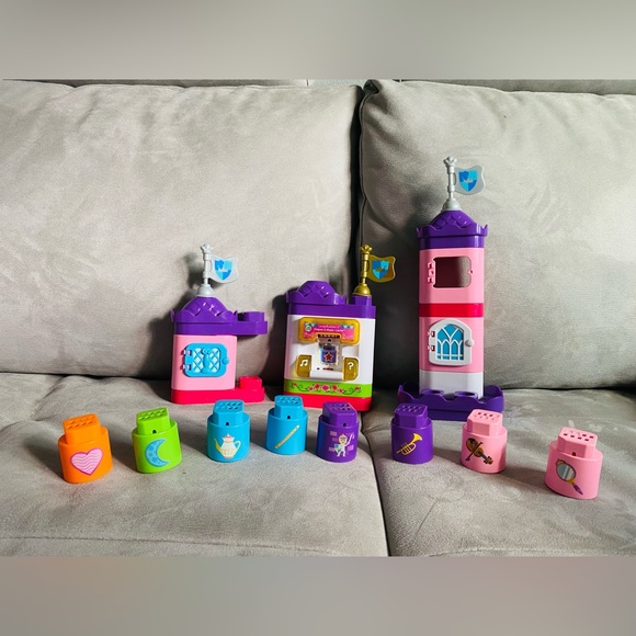 LeapBuilders Shapes&Music Castle - Picture 2 of 3